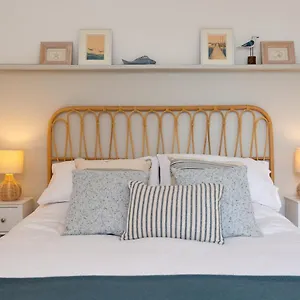 Apartment Tide @ Filey. Close To Beach. Dog Friendly., Filey